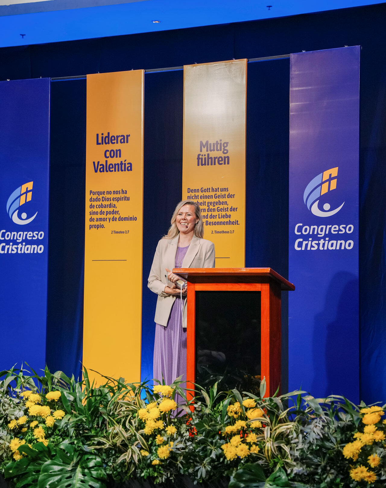 Geschäftsführerende Gesellschafterin Katja Hof als Speakerin zum Thema werteorientierte Führung beim Kongress Christlicher Führungskräfte in Paraguay (Congreso Christiano)